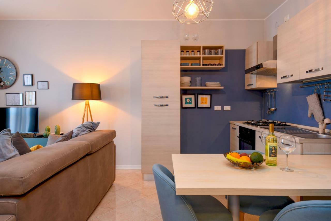 Desenzanoloft Le Chateau De Margot Desenzano del Garda Exteriör bild